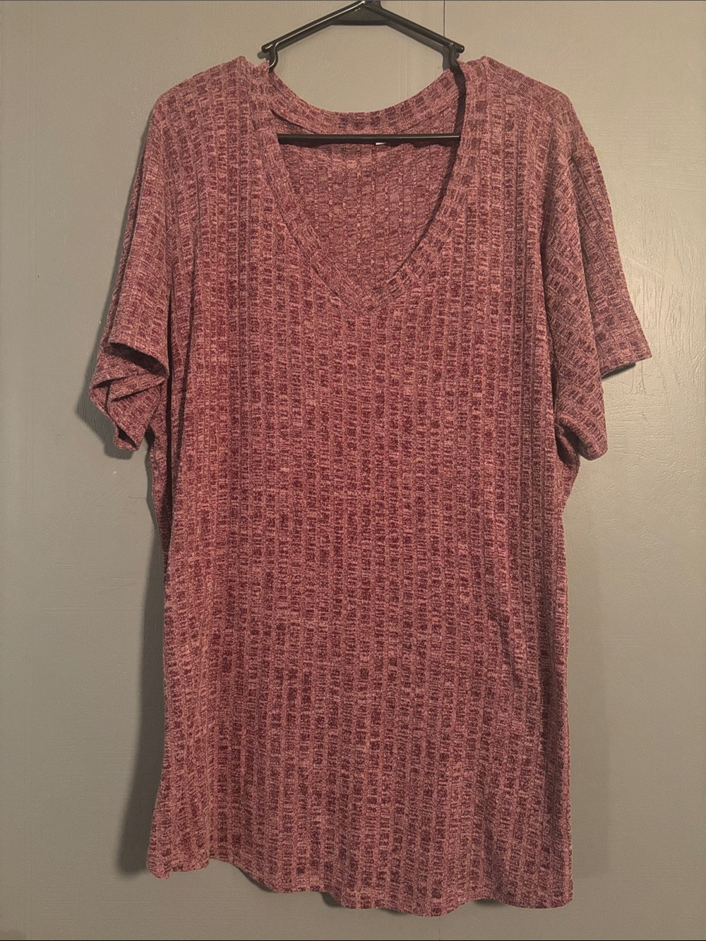 Women's Relaxed V-Neck Short Sleeve Tee in Mauve Casual Streetwear Office